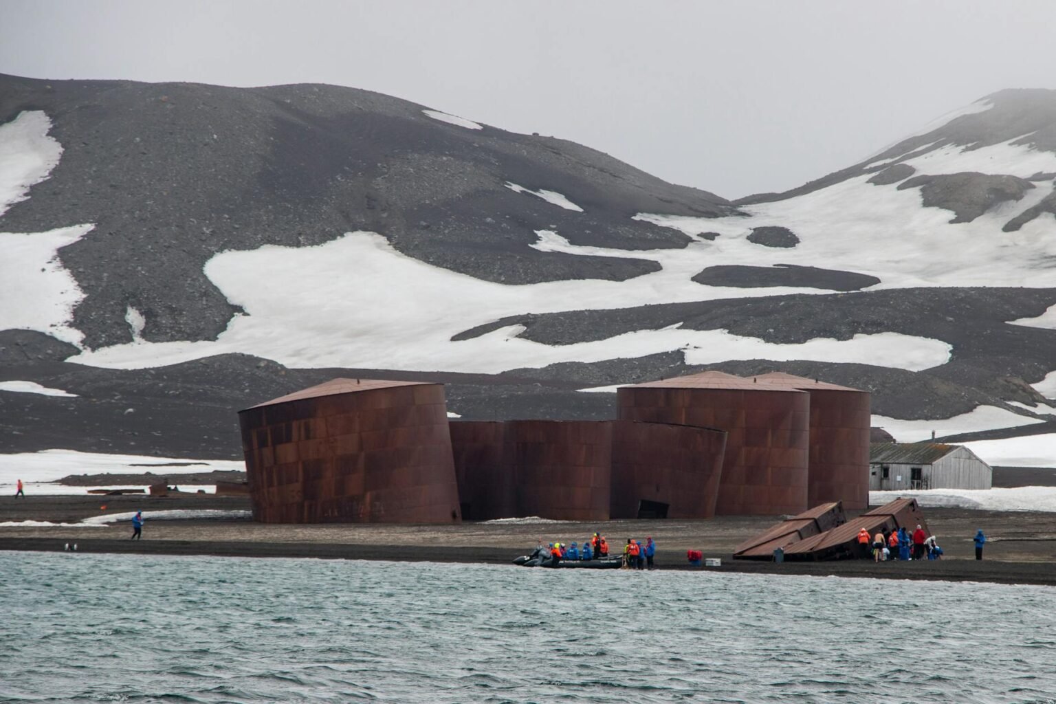 Unforgettable Top 10 Antarctica Cruises with Zodiac Excursions